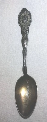 Cuchara de recuerdo de plata esterlina con solapa Art Nouveau Unger Brothers Dawn 1904 para niña Foto 1 de 4