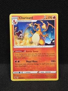Charizard Rare SWSH04: Vivid Voltage 025/185 Pokémon 2020 - Picture 1 of 2