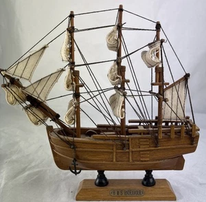 Vintage Replica Wooden Model HMS Endeavour Clipper Ship Sailing Boat - Picture 1 of 7
