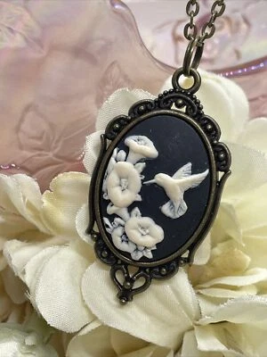 Collar Colgante Colibrí Bronce Negro Camafeo Pascua Hija Cumpleaños Boda Foto 1 de 4