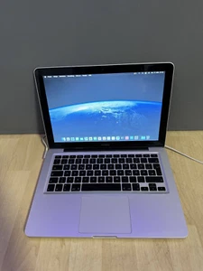 MacBook Pro 13" - Core2Duo P8600 - 6GB RAM - 256GB SSD - MacOS Sequoia - Foto 1 di 7