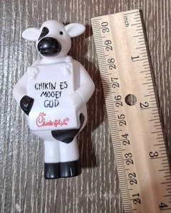 Chick-fil-A 3" Plastica Mucca Chikin Es Mooey Gud Eat Mor Chikin Figura Promozione - Foto 1 di 3