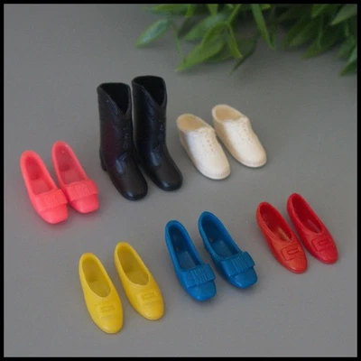 🖤6 Barbie MULTICOLOR Suave Squishy Arco Hebilla Zapatos Botas Negras De Colección 1960 *NUEVO❤️ Foto 1 de 4