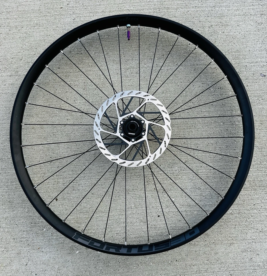 Rueda delantera Hope Fortus 30 Pro 5 BOOST Centerlock MTB SRAM HS2 200 mm rotor Foto 1 de 3