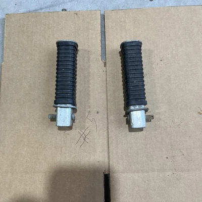 Pinos traseiros Honda CD175 1968-69 fabricante de equipamento original - Imagem 1 de 4