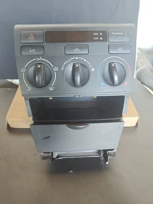 Переключатель климат-контроля температуры кондиционера 2005 Toyota Corolla от оригинального производителя - Изображение 1 из 4