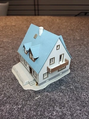 Kibri  HO Modern House  Fully Assembled  - Image 1 of 4