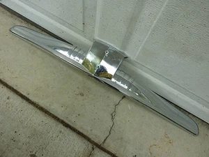 KAISER Rejilla Capucha Adorno Moldura SIN Emblema 1949 1950 P-715026-X Moldura - Imagen 1 de 3