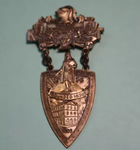 Grand Commandery MA RI Knights Templar 1935 Conclave Providence Pin Medal - Picture 1 of 5
