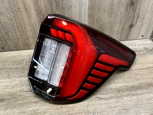 2020-2023 FORD EXPLORER RH TAIL LAMP ASSY OEM RB5B-13404-AE - Picture 1 of 18