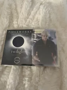 2008 Inkworks Twilight Pieceworks Costumes PW-5 Kellan Lutz - Emmett Cullen - Picture 1 of 2