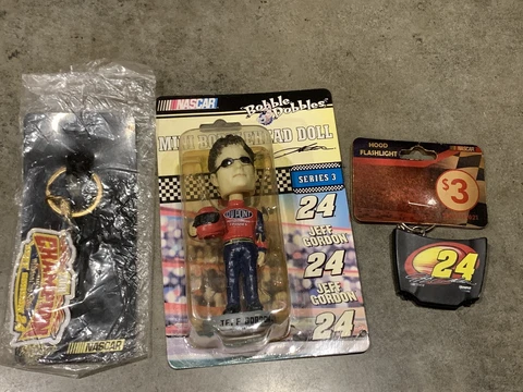2003 Jeff Gordon #24 Mini Bobblehead, Keychain And Hood Flashlight NEW Cover