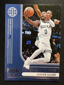 2024-25 Panini: Hoops NBA - Frequent Flyers #1 Damian Lillard/Bucks 🏀🐷🏀 - Bild 1 von 2
