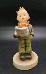 Vintage Goebel  Hummel Figurine Soloist 5" 13cms tall 135 - Picture 1 of 6