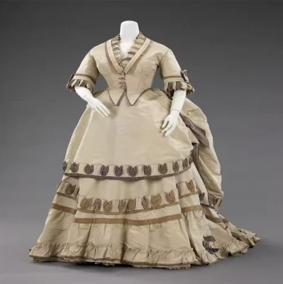 18th Century Wedding Dress Victorian Bustle Ball Gown Skirts Classical Vintage - Image 1 of 4