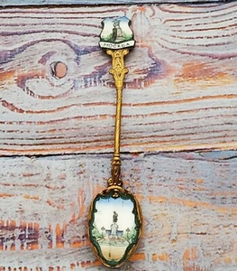 Cuchara de recuerdo esmaltada en cobre Mockba Rusia  - Imagen 1 de 6
