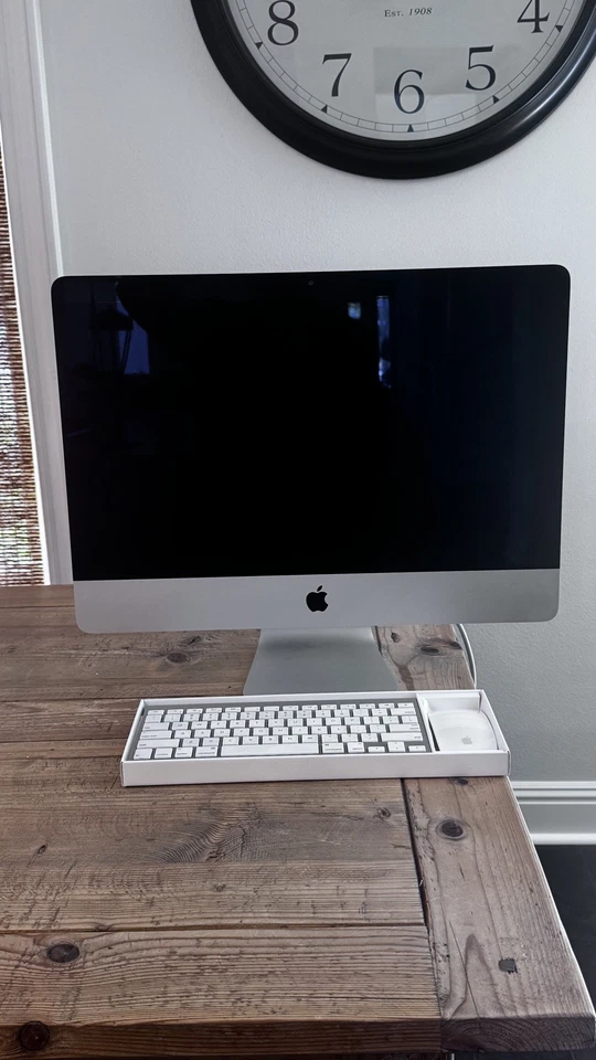 Apple iMac 2012 A1418 21.5" Core i5-3330s 2.70GHz 8GB 1TB 5400rpm HD OS Catalina - Image 1 of 4