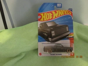 Hot Wheels Hot Trucks Chevy Silverado 2025 0,83 gris 157/250 (B1) - Imagen 1 de 6