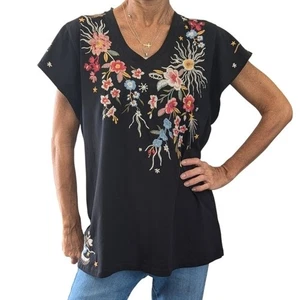 Johnny Was Black Embroidered Floral Boho Tunic Top 100% Cotton Shirt Size Medium - Picture 1 of 9