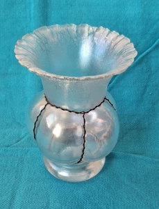 M. Adler Stretch irisierende Drahtkäfigform 5" Vase Adler Haus Glasbläserei - Bild 1 von 12