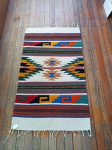 Alfombra de lana tejida a mano Zapotec; 22"x44"; ZP4-11 - Imagen 1 de 2