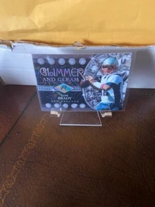 2024 TOPPS RESURGENCE FOOTBALL TOM BRADY GLIMMER AND GLEAM CARD NE PATRIOTS - Foto 1 di 2