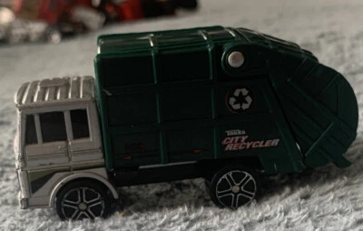 MAISTO TONKA #38 OF 50 CITY RECYCLER GARBAGE SANITATION TRUCK TOY CAR VEHICLE - Image 1 of 4