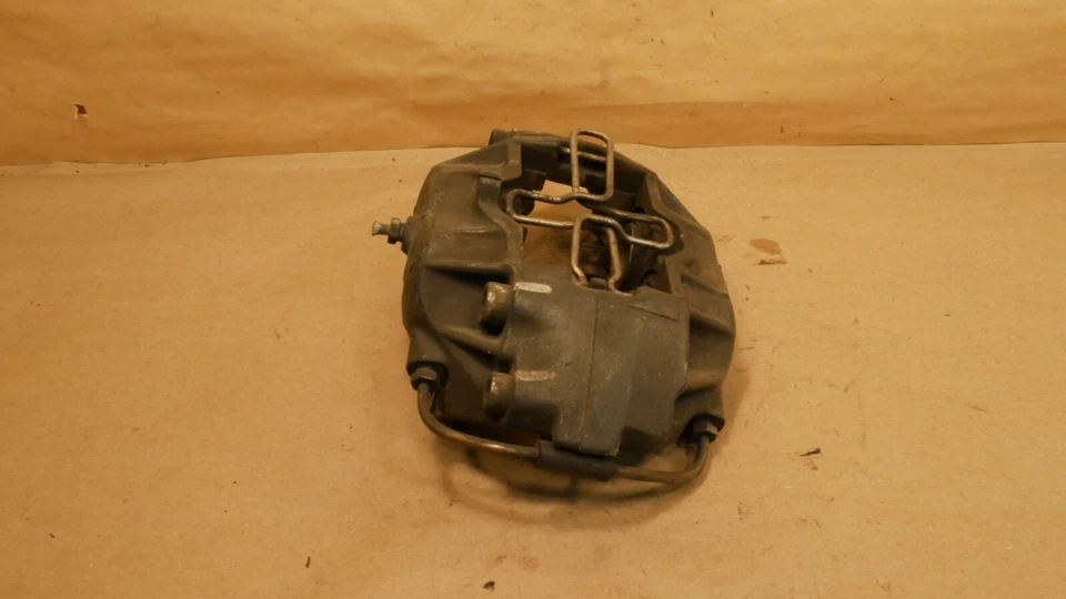 Pinça traseira direita Ferrari 348 PN 143730 - Imagem 1 de 4