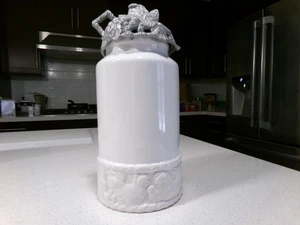 ARTHUR COURT DESIGNS CERAMIC CANISTER WITH GRAPE PEWTER LID - Picture 1 of 4