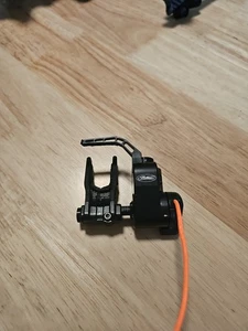 Mathews Ultrarest Integrate MX QAD - Negro - Apoyo de arco - Diestro integrado - Imagen 1 de 3