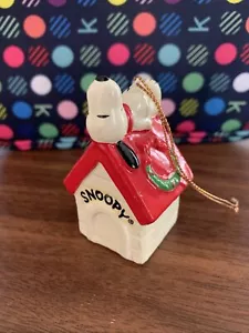 Vintage Snoopy Dog House Ceramic Christmas Ornament Korea L03 - Picture 1 of 11