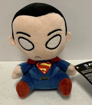 Peluche Funko Mopeez “Batman v Superman: Dawn Of Justice” Superman - Nuevo con etiquetas Foto 1 de 2
