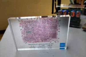 Marco de fotos The Frist CPU Intel 4004 troquel cristal IC tecnología arte decoración regalo - Imagen 1 de 5
