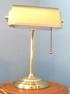 Vintage Brass Bookkeepers/Bankers Desk Lamp Goldtone Metal Electric Art Deco MCM - Picture 1 of 7