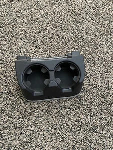 07-13 SILVERADO TAHOE DENALI SIERRA SUBURBAN  CENTER CONSOLE REAR CUPHOLDER GRAY - Picture 1 of 3