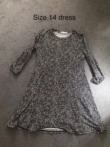 Lovely ladies dress size 16 - Picture 1 of 1
