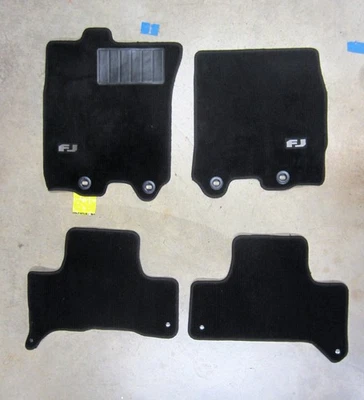 Genuine Like New 2011-2014 Toyota FJ Cruiser Charcoal Carpet Floor Mat Set - Image 1 of 4