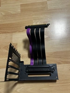 GPU Halterung mit Cooler Master Riser Cable PCIe 4.0, 200mm - Bild 1 von 2
