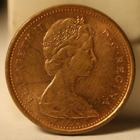1867-1967 Canadian Memorial One Cent Piece (QUEEN ELIZABETH II + ROCK DOVE) Cover