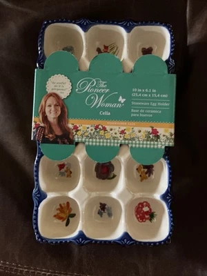 Soporte para 15 huevos de gres Celia The Pioneer Woman en bandeja floral azul cobalto Foto 1 de 2