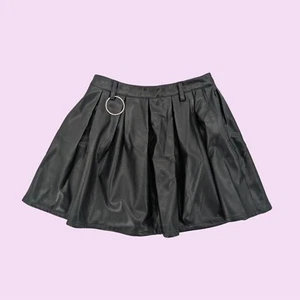 Hot Topic Pleated Black Faux Leather Grunge Skater Mini O-Ring Goth Skirt Size S - Picture 1 of 11