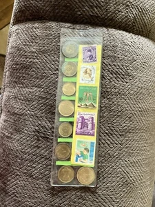 Egitto - Confezione da 8 monete e 6 francobolli - usati e mai usati - Foto 1 di 2