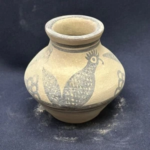 Ancien pot unique en terre cuite de la vallée de l'Indus d'Asie centrale - Photo 1/6