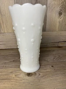 Vintage Anchor Hocking Milk glass Vase Dots And Arrows Teardrop Pattern - Picture 1 of 5