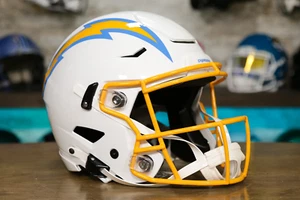 Los Angeles Chargers Riddell SpeedFlex Helmet - Picture 1 of 1