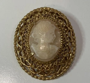 Vintage Florenza Signed Cameo Gold Tone Oval Brooch Pin 1960s VTG - Picture 1 of 5