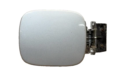 2002 -  2003 04 05 06 07 SATURN VUE  Fuel Tank Door Silver Ext - OEM: 15148442 - Image 1 of 4