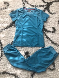 Beverly Hills Uniforms Scrub Set Top/Jogger size Small EUC Baby Blue - Picture 1 of 6
