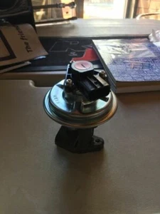 GENUINE NEW EGR VALVE WE1520300 TO SUIT FORD RANGER PJ PK & MAZDA BT50 AUTO - Picture 1 of 1
