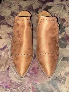 Universal Thread ~ Brown Man-made Textile Clog with Studs Design ~ Size 11 - Picture 1 of 5